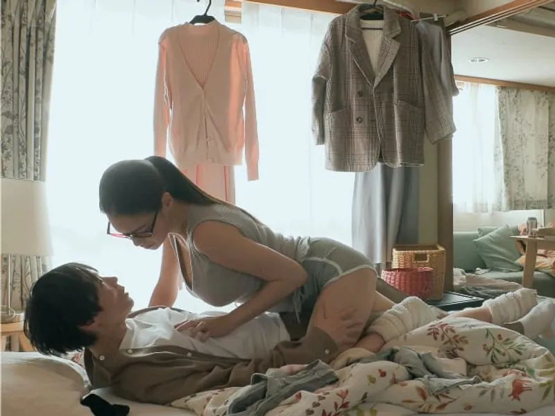 được chị nhà cạnh bên "an ủi" khi bồ đi ngoại tình